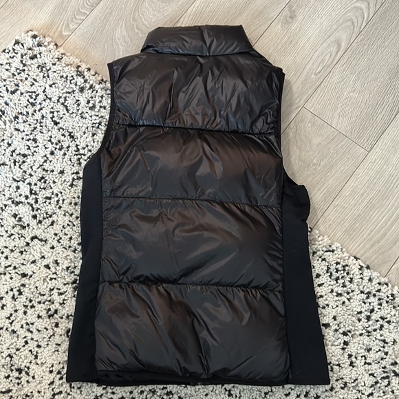 PUFFER VEST - NEW - FABLETICS - Picture 2 of 7